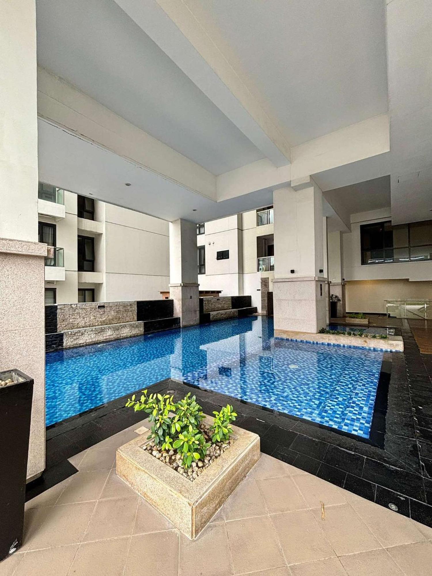 Greenbelt Hamilton Tower 1 Legazpi Макати Экстерьер фото
