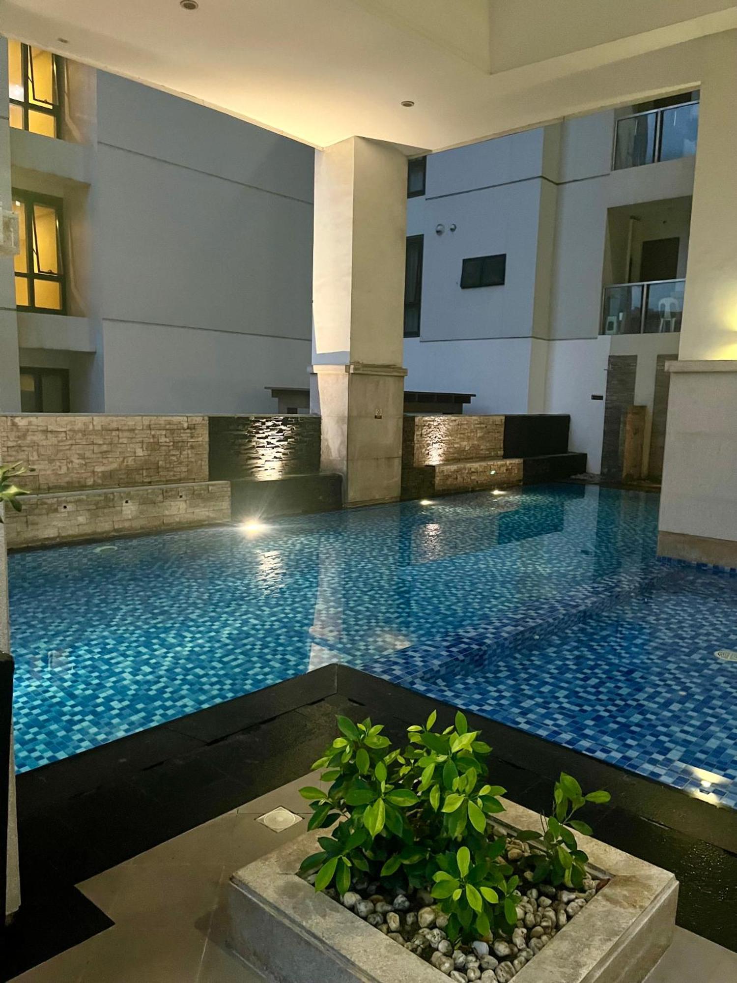 Greenbelt Hamilton Tower 1 Legazpi Макати Экстерьер фото